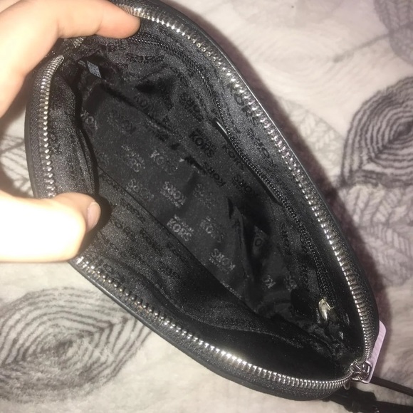 Michael Kors purse - Picture 3 of 4